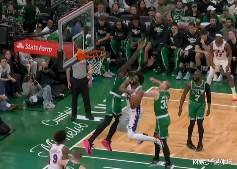 NBA東部四強(qiáng)定2席！76人超級逆襲，恩比德一瘸一拐扛到底