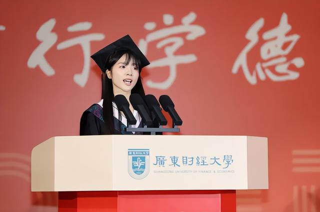“南枝”畢業了！《給阿嬤的情書》主演李思潼現身廣財畢業典禮；本人回應“金融專業跨界當演員”：金融的理性思維，更能看清現實的復雜