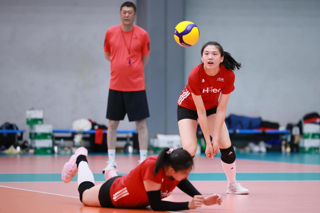 體壇聯播｜中國女排、中國女足今日出戰，U19男足遭遇失利