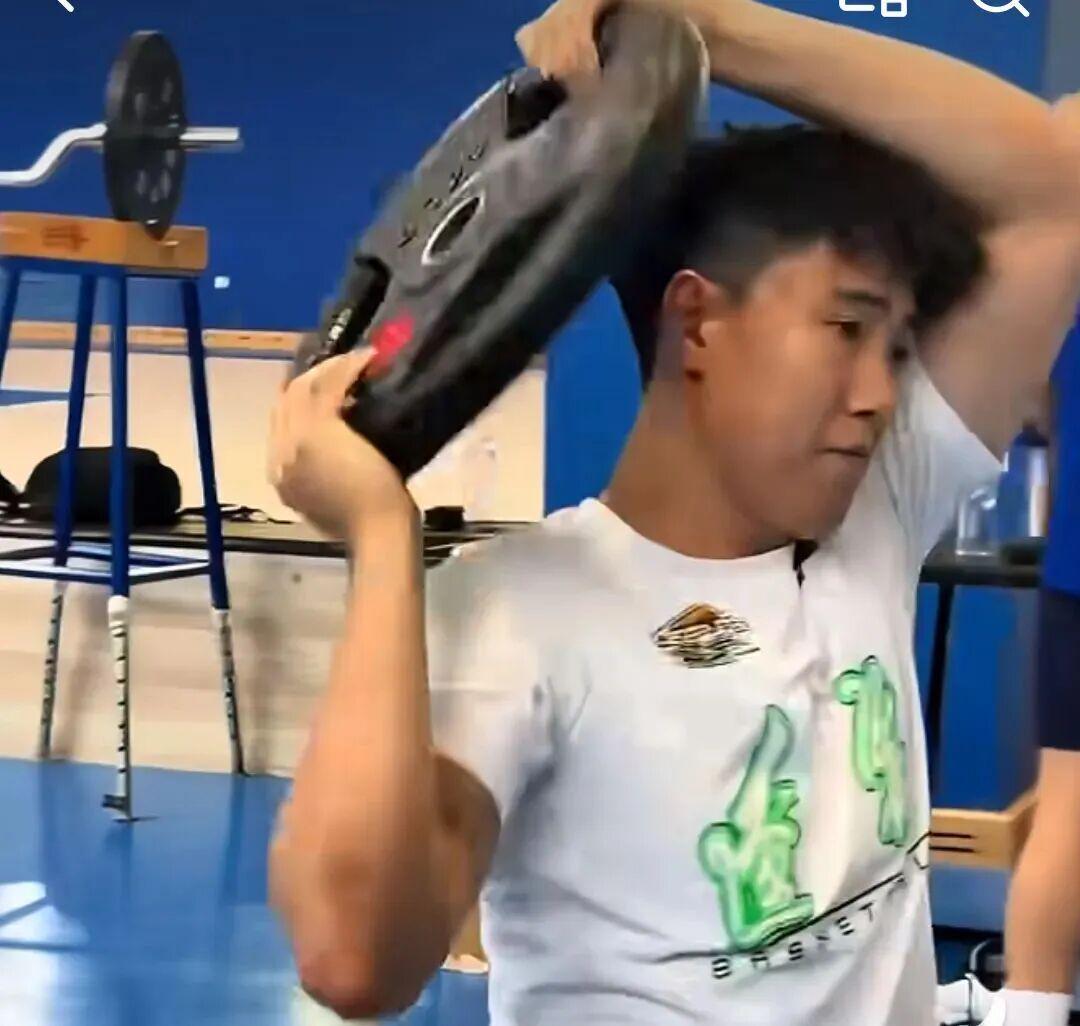 CBA休賽季動(dòng)態(tài)速遞！上海男籃追逐焦泊喬，山西接觸上海男籃控衛(wèi)，范子銘主動(dòng)聯(lián)系遼寧男籃，兩支球隊(duì)報(bào)價(jià)楊鳴