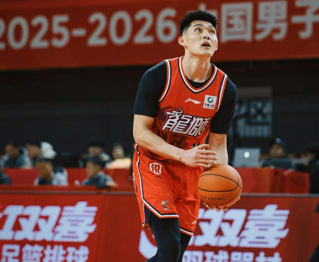 曝廣州福建完成2換2大交易！國手前鋒換隊，21歲潛力后衛(wèi)攜手徐昕
