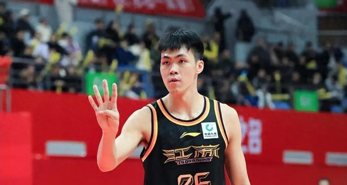 廣西籃球的孤勇者，從羽球少年到CBA探花，為何他26歲才參加選秀