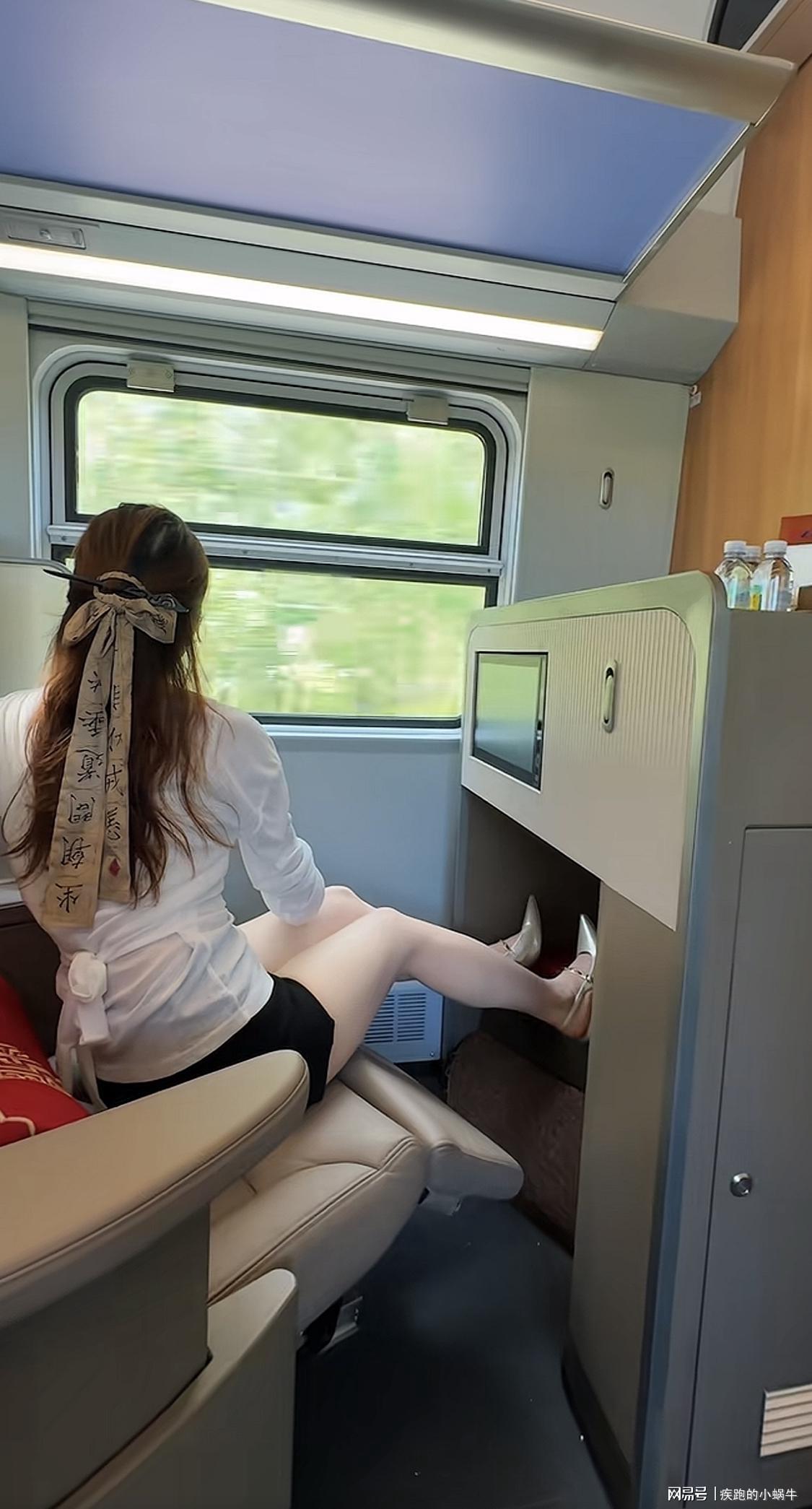 火車外的風景：那是流動的鄉愁，也是人生的隱喻