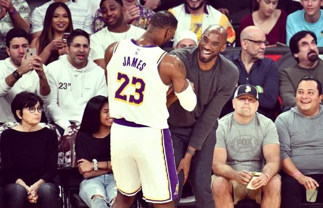 同樣是NBA傳奇巨星，為何科比營銷害人，詹姆斯營銷卻無害？