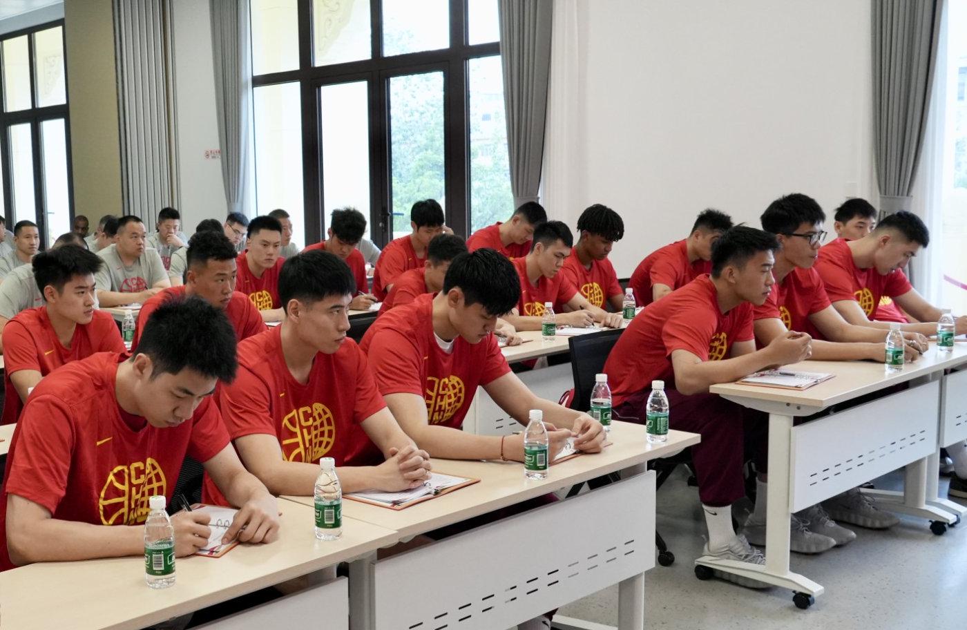 錨定目標(biāo)嚴(yán)抓備戰(zhàn) 中國(guó)男籃全力沖?...